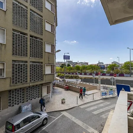 Novo Junto Ao Metro * リスボン