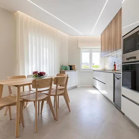 Novo Junto Ao Metro *